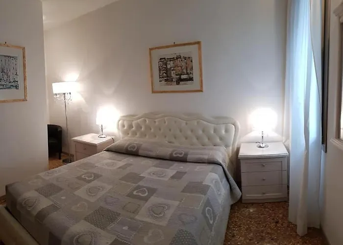 Angolo Fiorito 3* Venedig